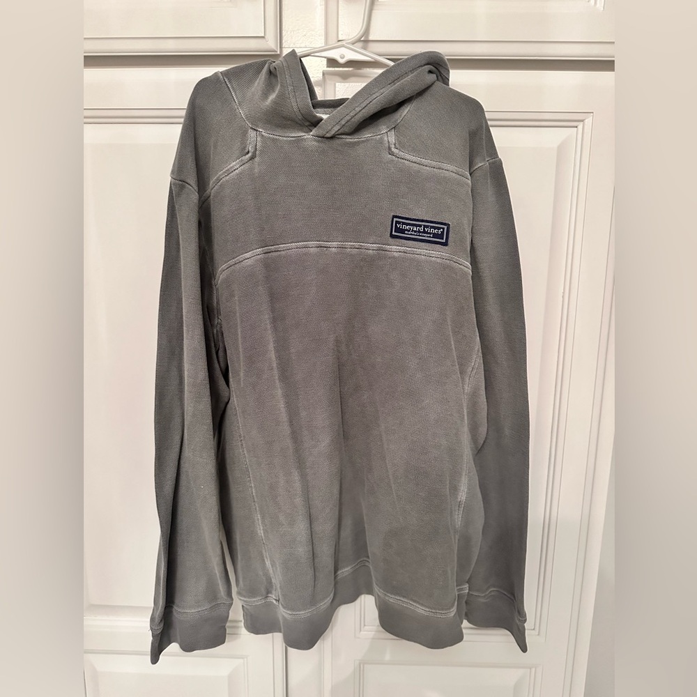 Boys vineyard vines size L